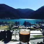 Lägenhet Royal Town Luxury With Panoramic View Wake Up To Breathtaking Lake Views And Pure Tranquility *