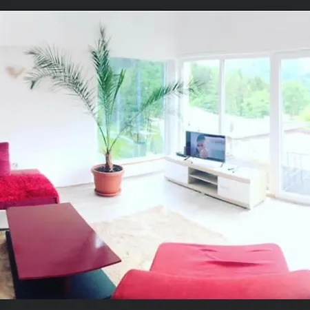 Royal Town Luxury With Panoramic View Wake Up To Breathtaking Lake Views And Pure Tranquility Lägenhet Jajce
