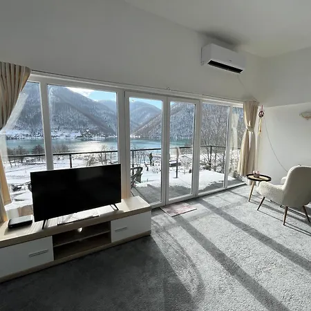 Royal Town Luxury With Panoramic View Wake Up To Breathtaking Lake Views And Pure Tranquility Apartamento